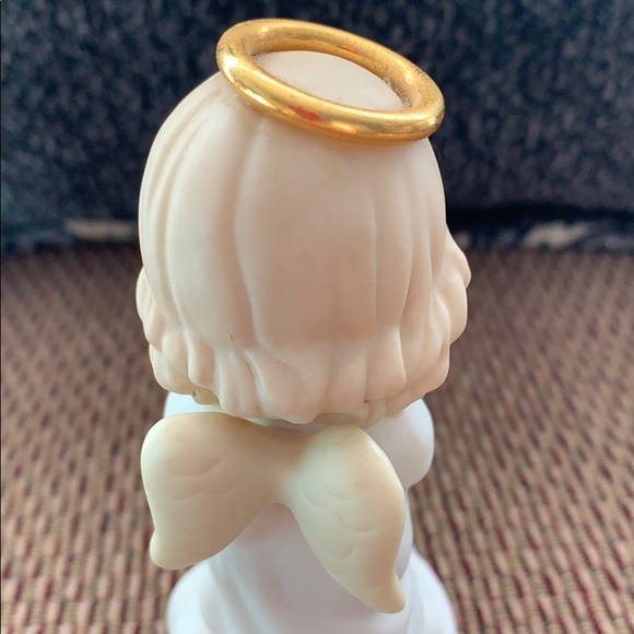 Precious Moments - January Birthday Month Angel - Picture 8 of 8